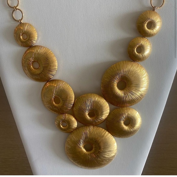 Jewelry - 24K Gold  plated bronze Elegant Gold Statement Necklace